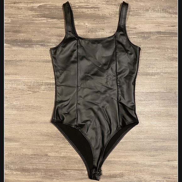 Faux leather tank bodysuit - Picture 2 of 10